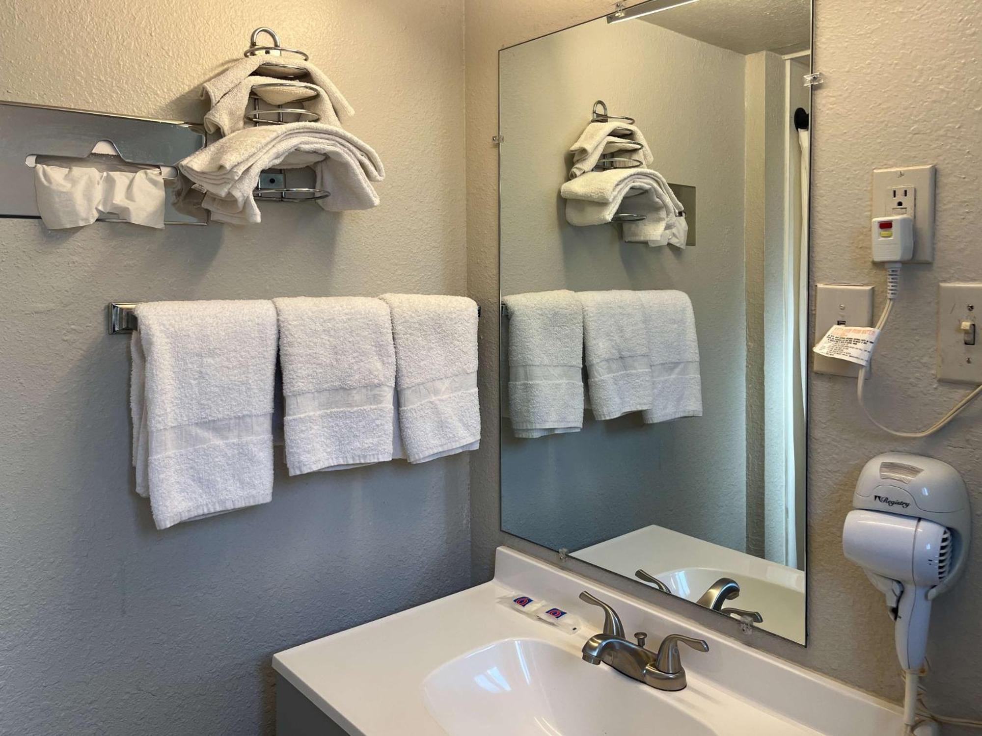 Motel 6 Artesia, Nm מראה חיצוני תמונה
